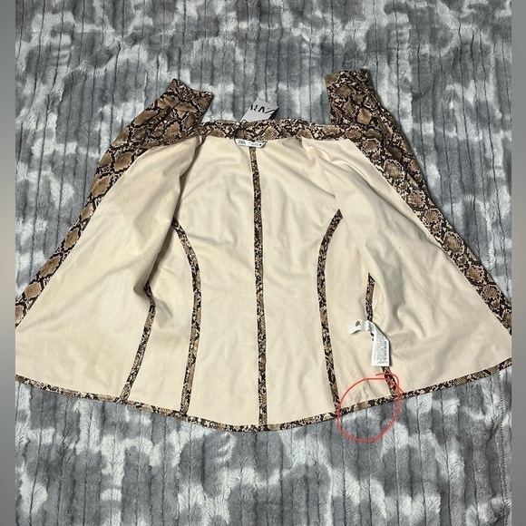 Zara Faux Leather Snake Print Shirt Size Large - Picture 5 of 11